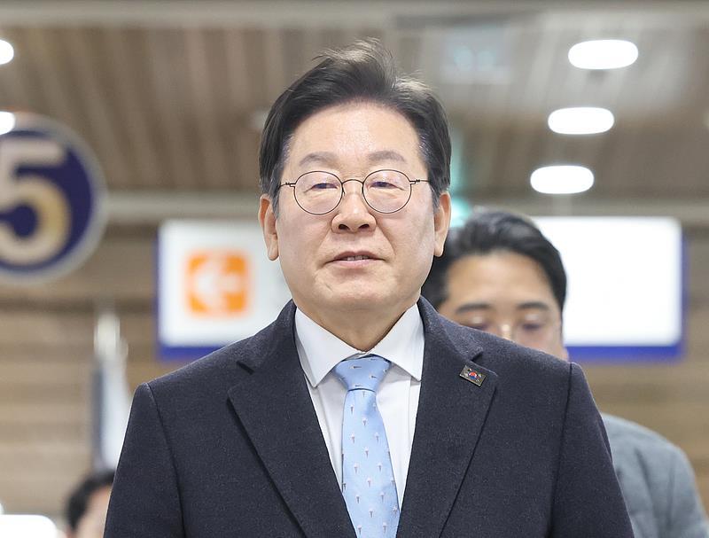 尹锡悦获释、李在明将上审判席，二人3月迎“生死局”