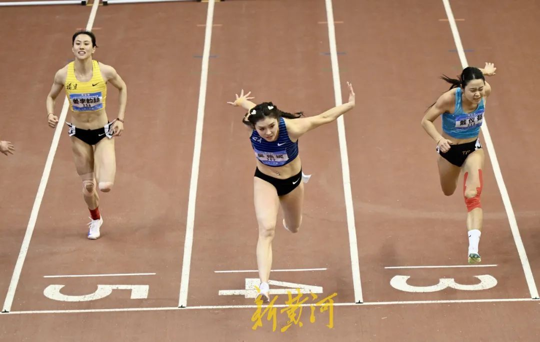 吴艳妮蝉联冠军！实现本赛季三连冠