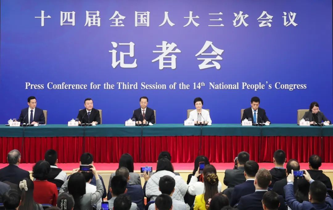 体重管理、“好房子”等热点，4位部长回应了！