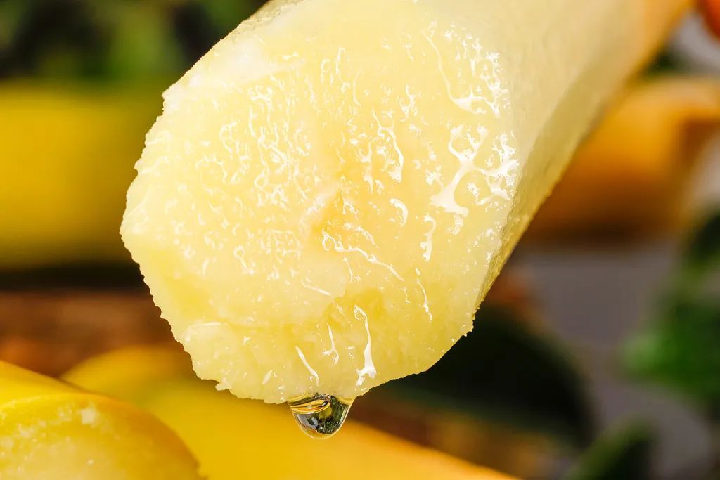 这种水果出现“红心”千万别吃！严重可危及生命→