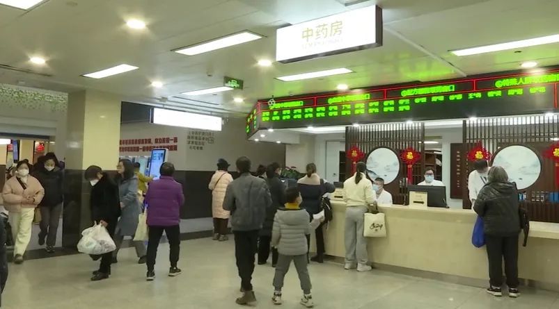 爆满!杭州不少家长带娃出动!医生:并非适合所有儿童 爆满!杭州不少家长带娃出动!医生:并非适合所有儿童