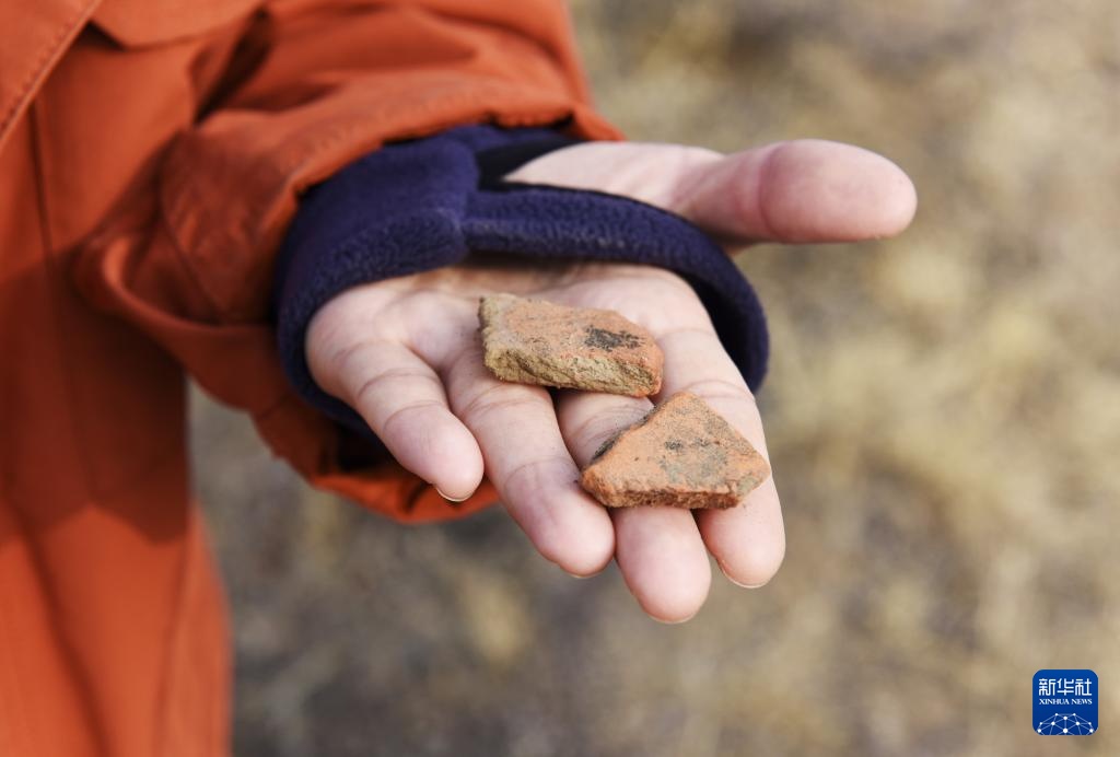 辽宁朝阳:调查红山文化遗迹 辽宁朝阳:调查红山文化遗迹