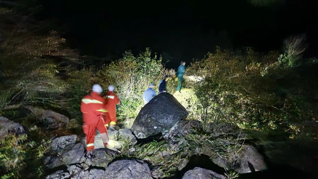 太冲动！5人徒步融水元宝山，意外频生！附近还有黑熊窝……