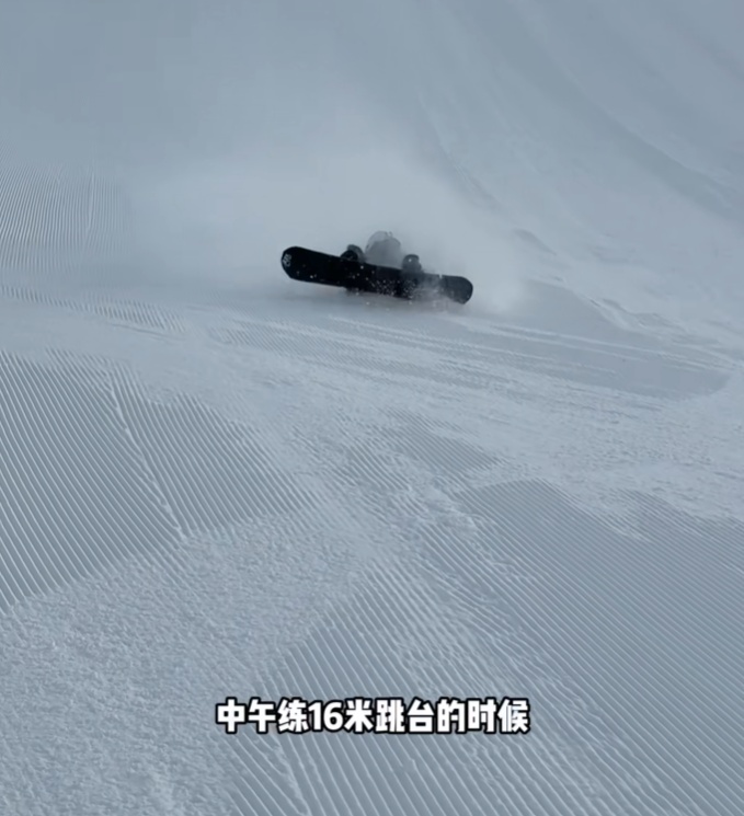 女网红腿部粉碎性骨折!打24个钉子,还要继续拼?网友紧急提醒 女网红腿部粉碎性骨折!打24个钉子,还要继续拼?网友紧急提醒