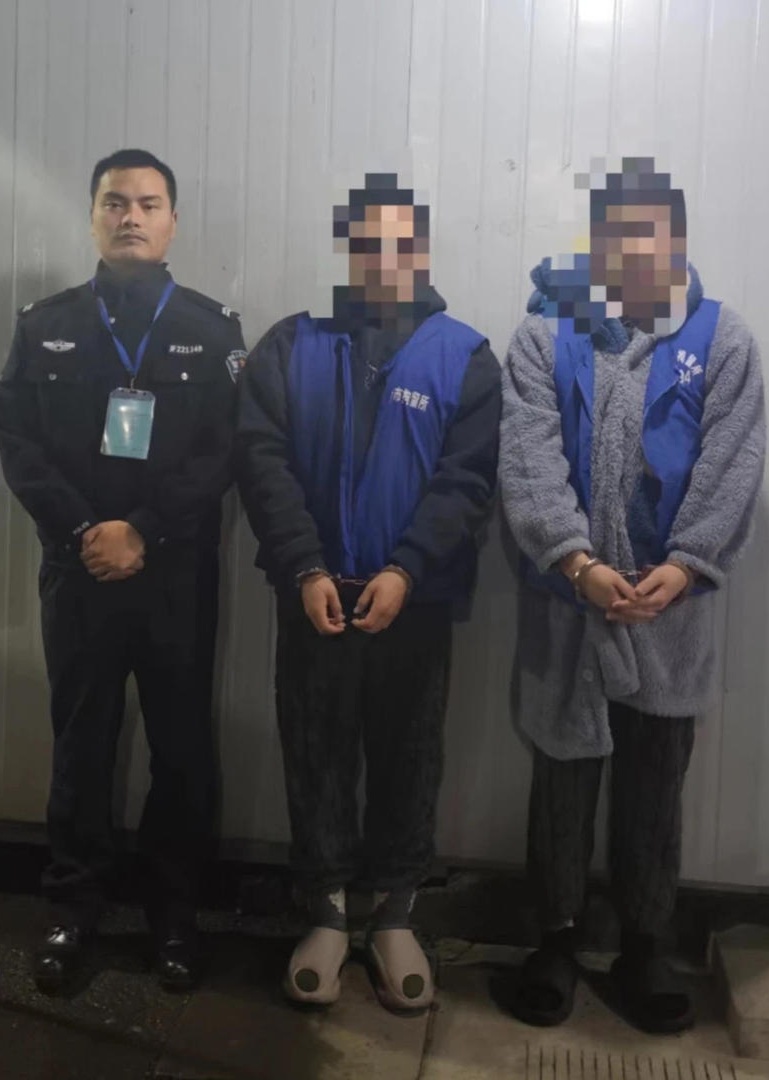 深夜飙车炸街数小时!成都交警:全部拘留! 深夜飙车炸街数小时!成都交警:全部拘留!