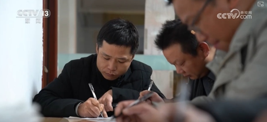 小城留人、技术岗领跑、AI热潮……透过关键词看就业市场供需两旺