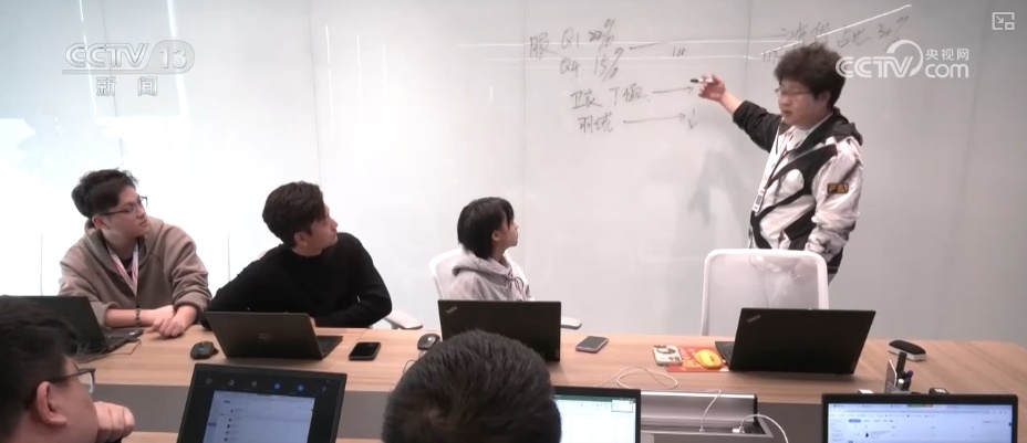 小城留人、技术岗领跑、AI热潮……透过关键词看就业市场供需两旺