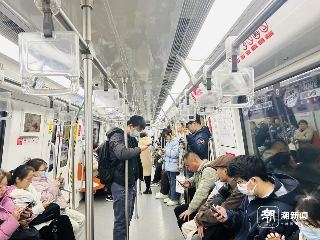 男子拉断地铁拉环?真相来了! 男子拉断地铁拉环?真相来了!