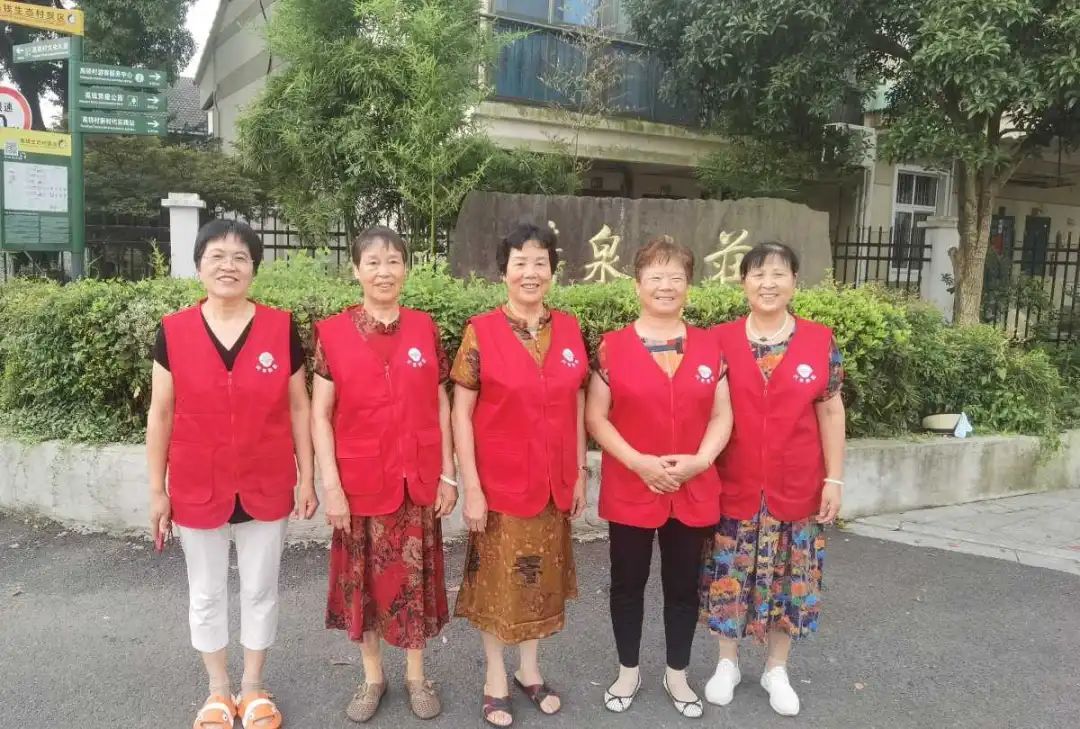 这群“共享奶奶”，火了！网友慕了：建议全国推广