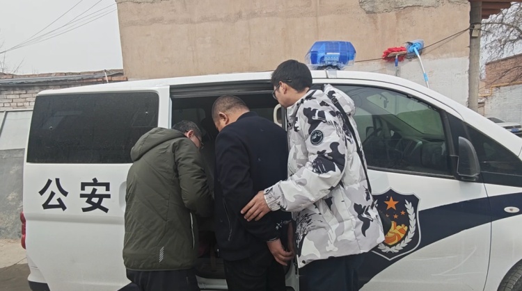 兰州警方攻破一起27年前命案积案,擒获7名嫌犯! 兰州警方攻破一起27年前命案积案,擒获7名嫌犯!