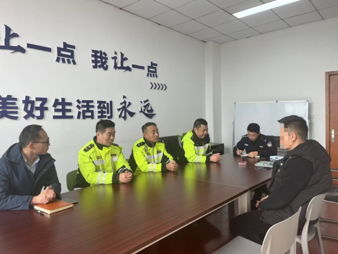 高速上，它“吐”了15公里……