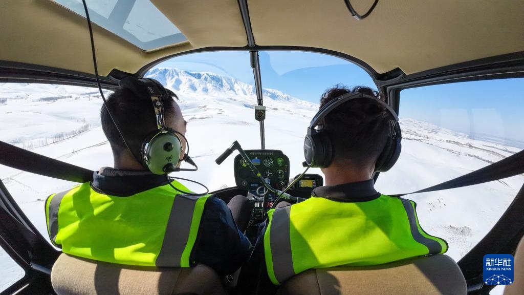 新华全媒+·图片故事丨从草原到蓝天 哈萨克族小伙逐梦云端 新华全媒+·图片故事丨从草原到蓝天 哈萨克族小伙逐梦云端
