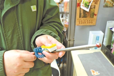 南京红山森林动物园火出圈 饲养员赵媛与“大猫咪”相处斗智斗勇