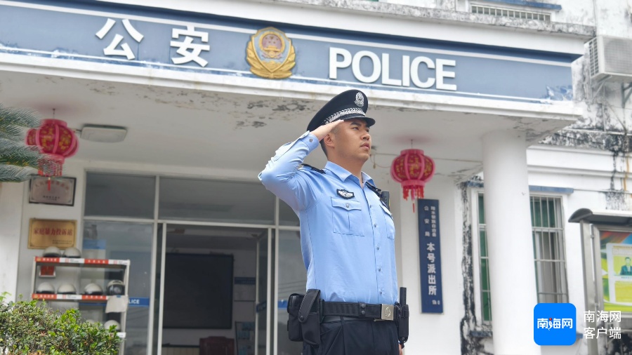 “当时我不知道自己被刺了三刀”,陵水23岁民警带伤追凶彰显警察本色 “当时我不知道自己被刺了三刀”,陵水23岁民警带伤追凶彰显警察本色