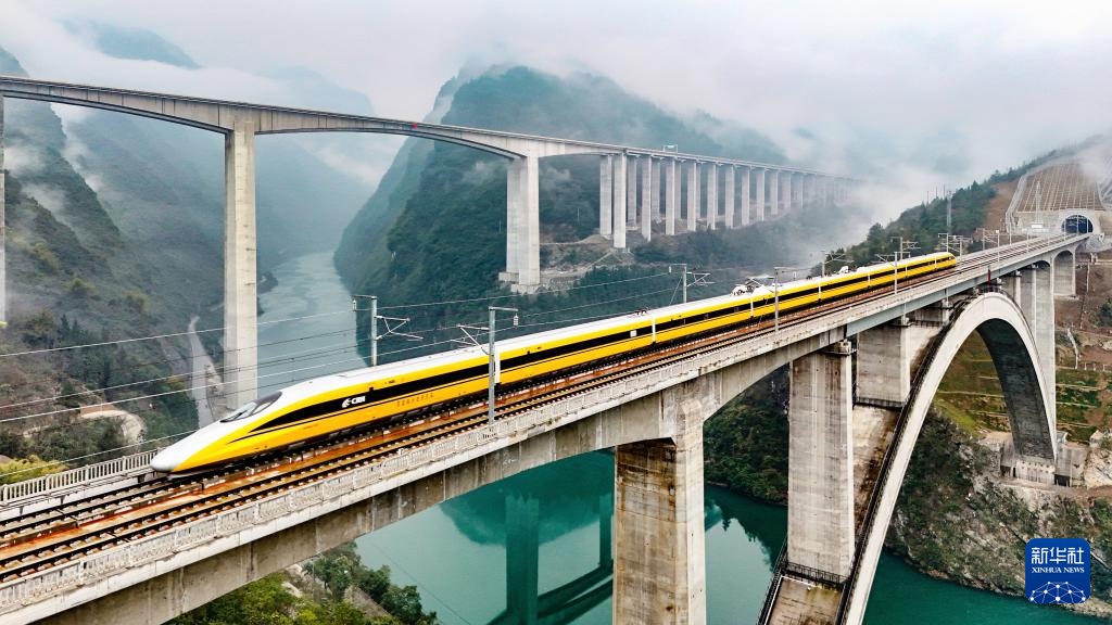 渝厦高铁重庆段高速综合检测列车上线 渝厦高铁重庆段高速综合检测列车上线