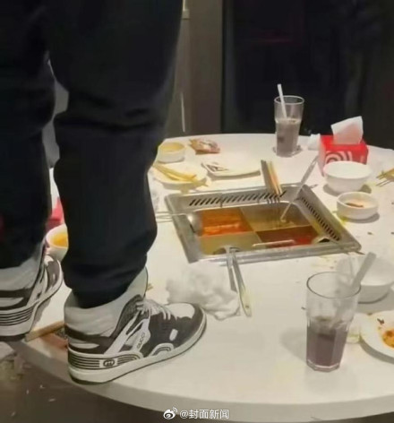 男子找人代付海底捞申请补偿遇阻 对方要抽走20%补偿款 男子找人代付海底捞申请补偿遇阻 对方要抽走20%补偿款