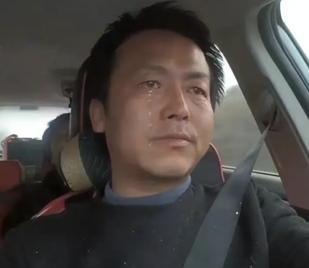 "带妻子跑车4年"司机有新女友？本人发声