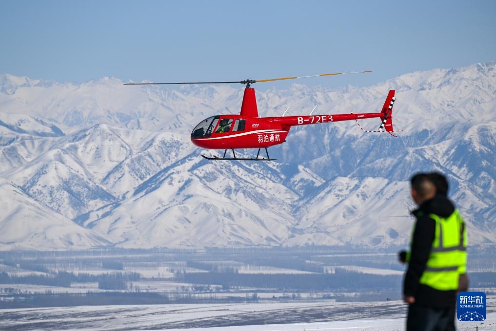 新华全媒+·图片故事丨从草原到蓝天 哈萨克族小伙逐梦云端 新华全媒+·图片故事丨从草原到蓝天 哈萨克族小伙逐梦云端