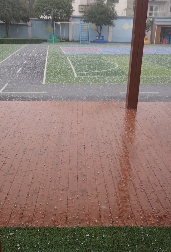 刚刚!江西下冰雹了 刚刚!江西下冰雹了