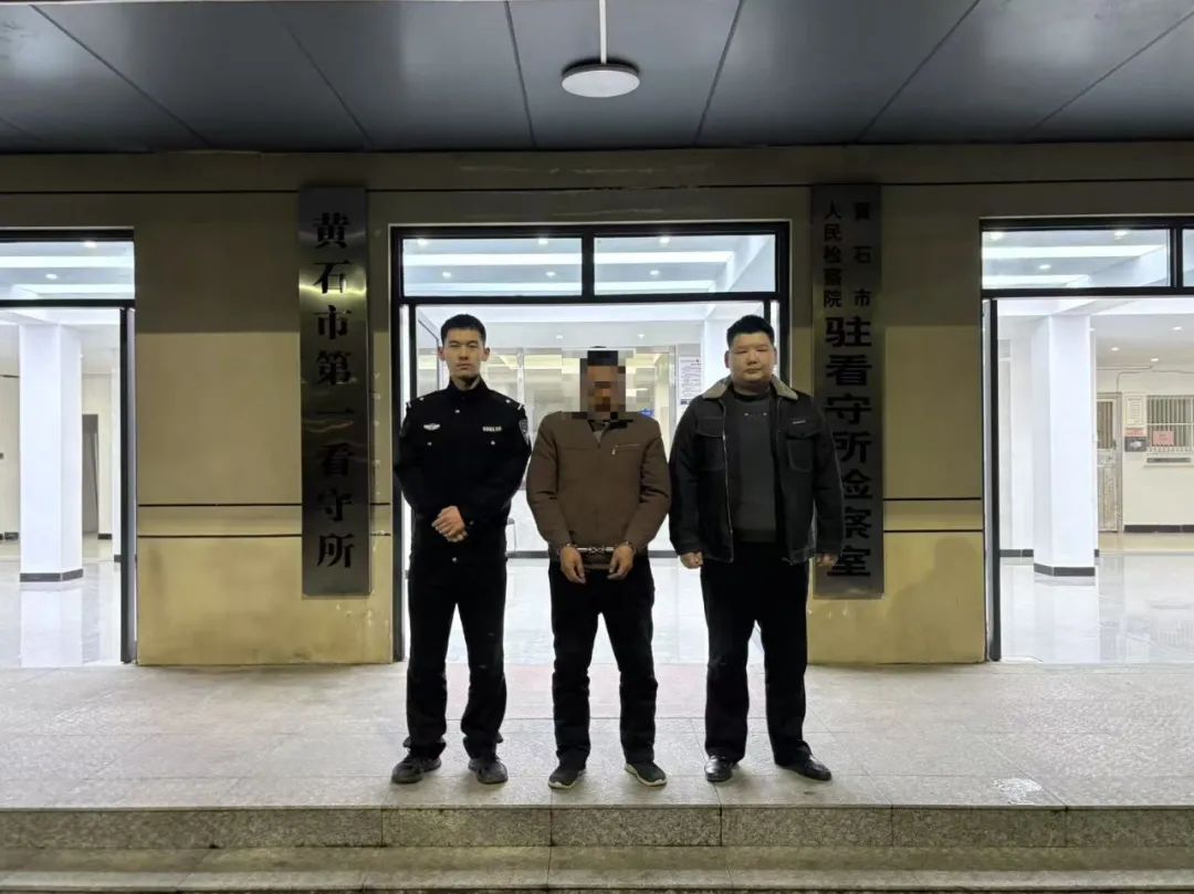 最扎心的“背刺”!男子手机被盗,一查竟是自己接济过的落魄兄弟 最扎心的“背刺”!男子手机被盗,一查竟是自己接济过的落魄兄弟