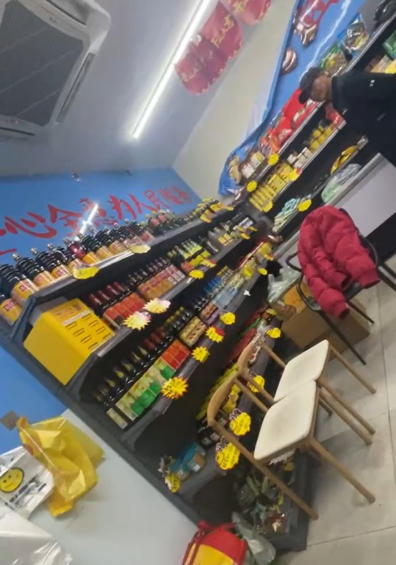 上海多区出现！杂货店拉“会员群”向老人直播卖保健品，还是隐蔽的私域直播