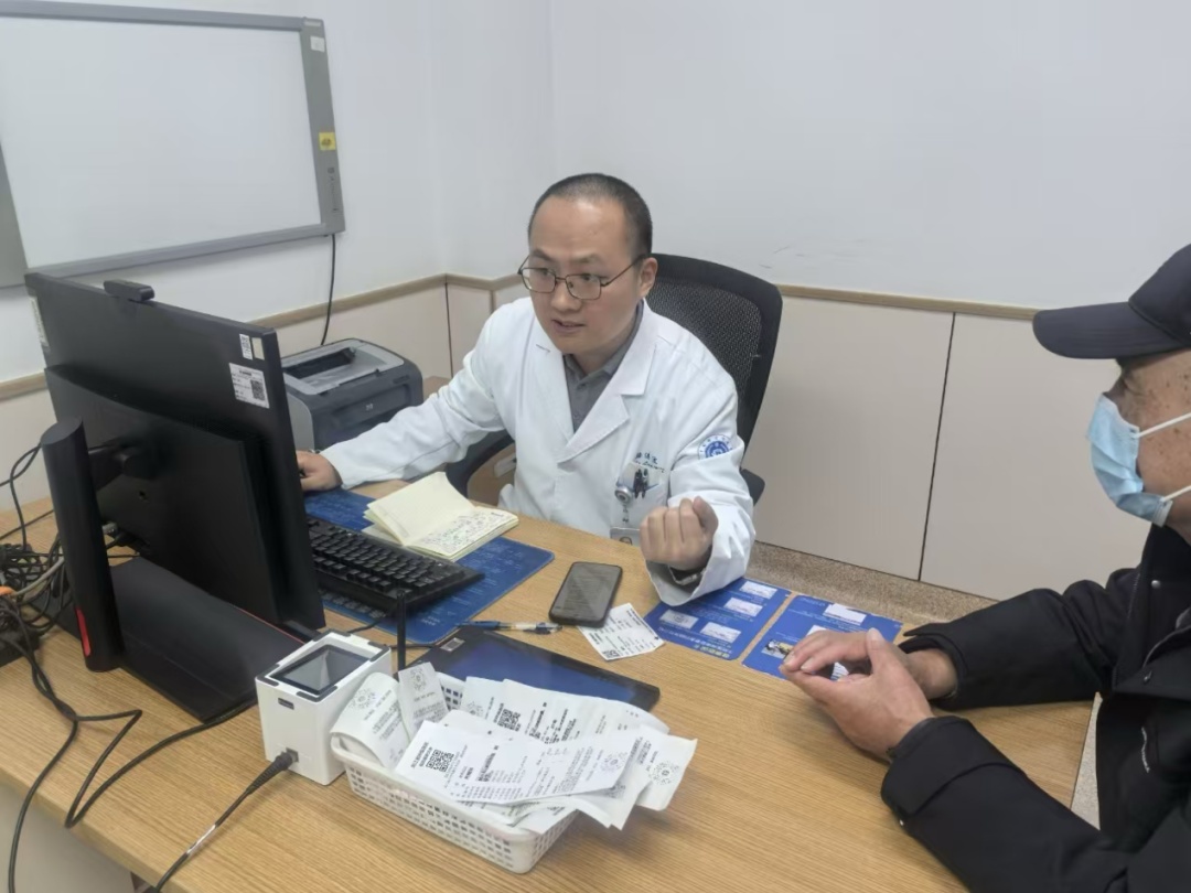 36岁医生紧急住院!父亲的反应很意外 36岁医生紧急住院!父亲的反应很意外