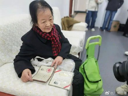 88岁奶奶历时16年双本科毕业：人生没有太晚的开始