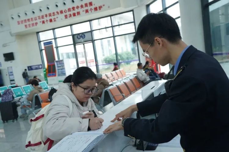 坐火车遗失物品怎么办？这样做快速找回