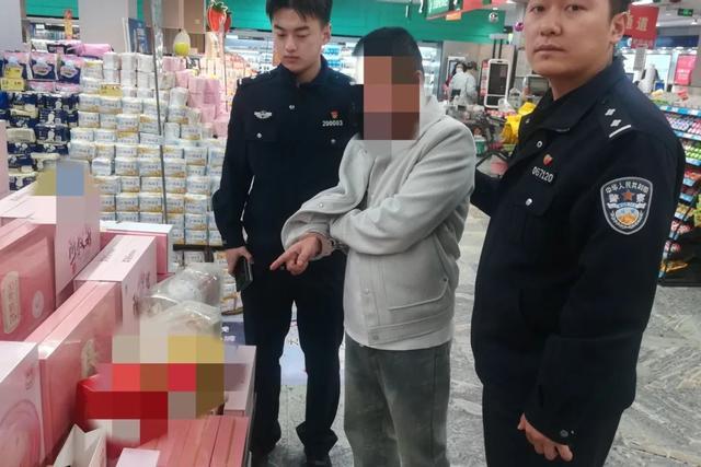 男子盗窃白酒“八连击”，原是赌博欠债铤而走险！警方神速破案