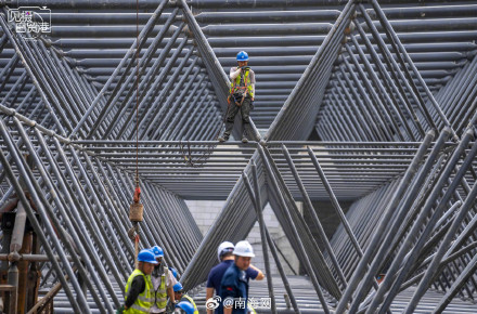 海南卫星超级工厂加紧施工