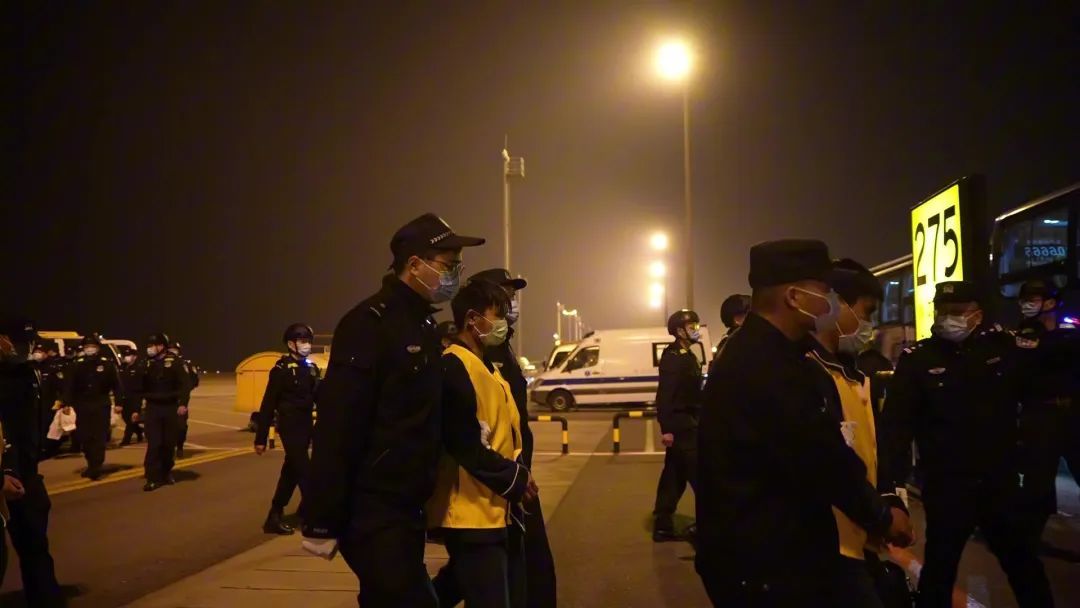 2255名中国籍涉诈嫌犯，从妙瓦底押解回国！