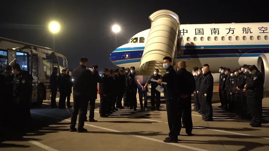 2255名中国籍涉诈嫌犯，从妙瓦底押解回国！