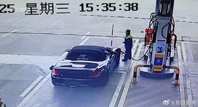 无牌跑车高速加油站被指逃单,加油站:正在寻找! 无牌跑车高速加油站被指逃单,加油站:正在寻找!