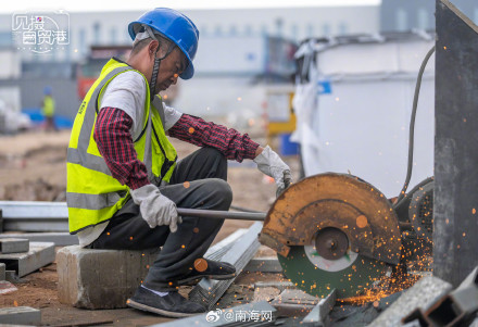 海南卫星超级工厂加紧施工