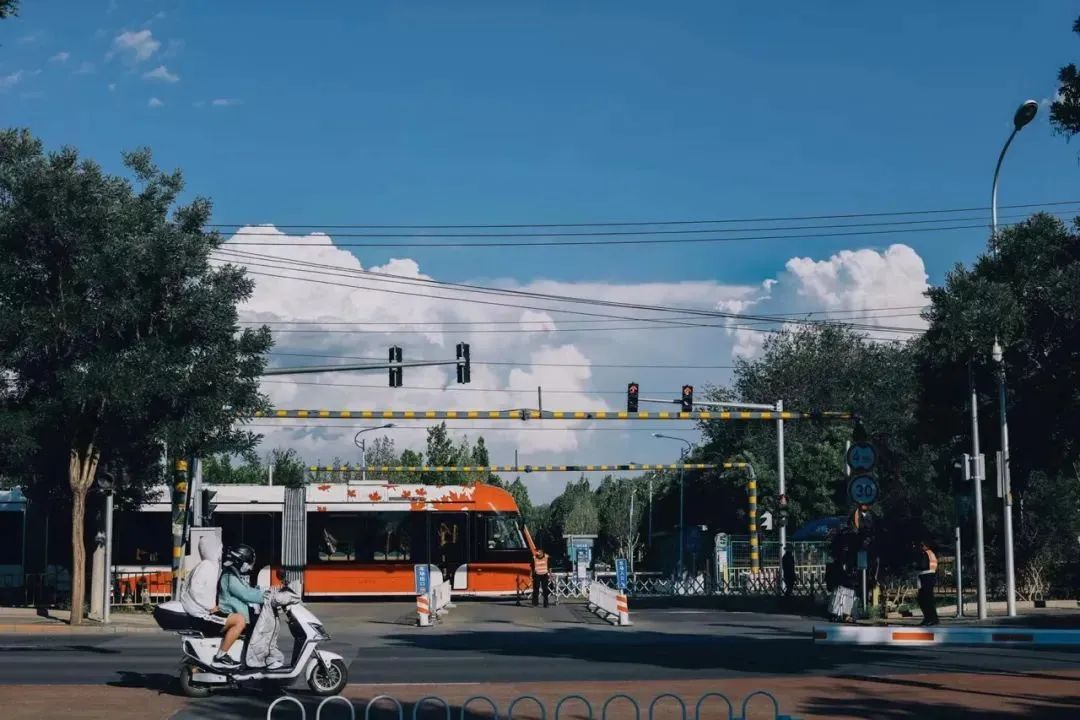 北京“最美西郊线”上线重联列车！还有“出站免检”——