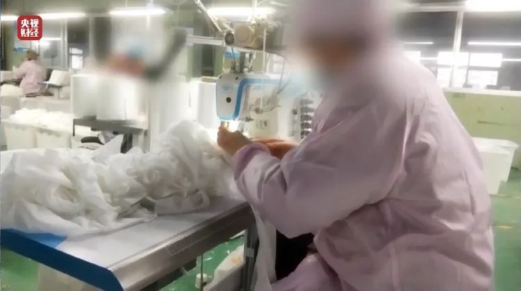 一次性内裤“爆雷”，徒手制作不灭菌