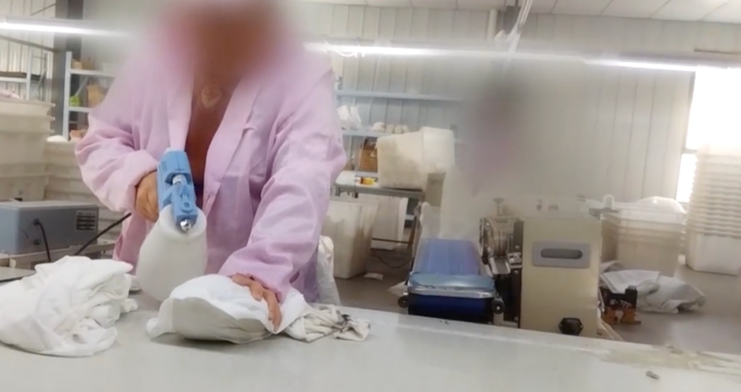 涉知名品牌！一次性内裤被曝徒手制作不灭菌