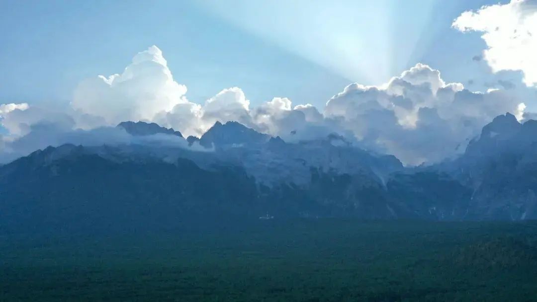 警示!玉龙雪山这些区域不得入内→ 警示!玉龙雪山这些区域不得入内→