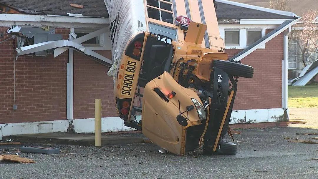 超强风暴袭击美国，造成至少40人死亡