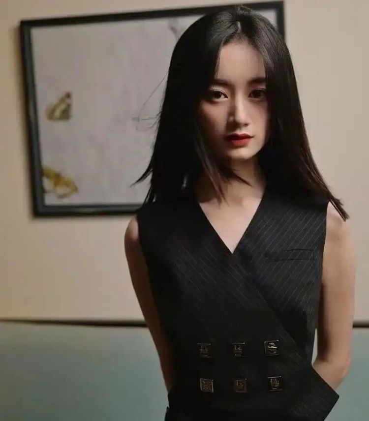 女演员郭晓婷自曝“购买的贴身衣物有霉斑”,最新消息传来 女演员郭晓婷自曝“购买的贴身衣物有霉斑”,最新消息传来