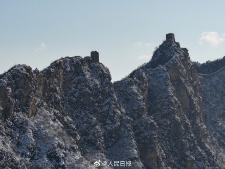 巍峨险峻！雪后长城就是一幅壮美中国画