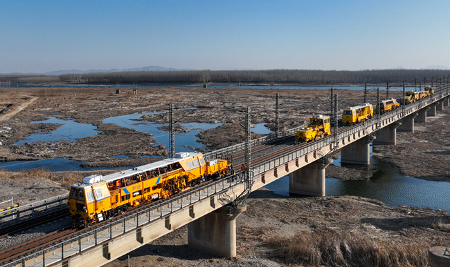 沈山铁路第一阶段集中修作业正式启动 沈山铁路第一阶段集中修作业正式启动