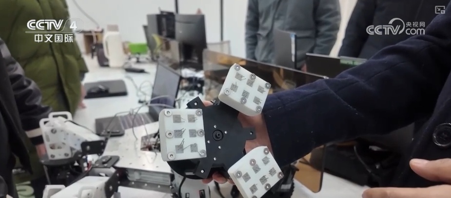 三轮足、爪刺足，从科幻走向现实！160秒解锁→国内首个“星际矿工”