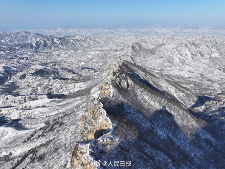 巍峨险峻！雪后长城就是一幅壮美中国画