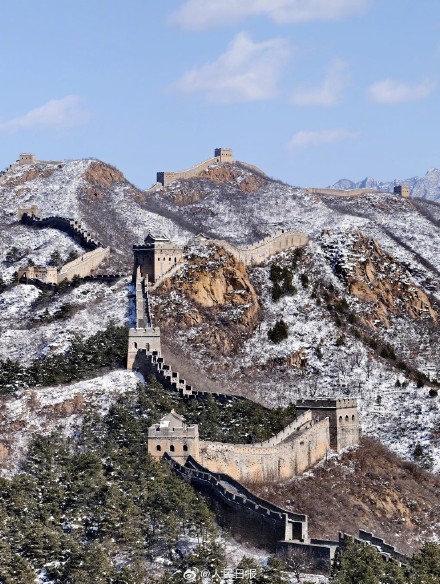 巍峨险峻！雪后长城就是一幅壮美中国画
