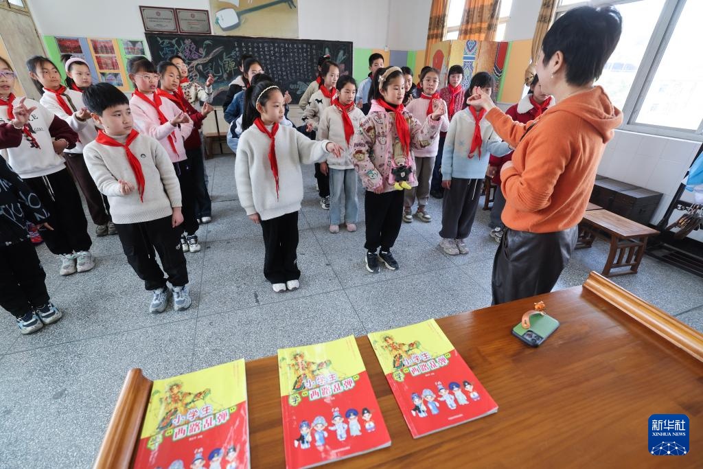浙江诸暨:乡村学校开设传统戏剧课程 浙江诸暨:乡村学校开设传统戏剧课程