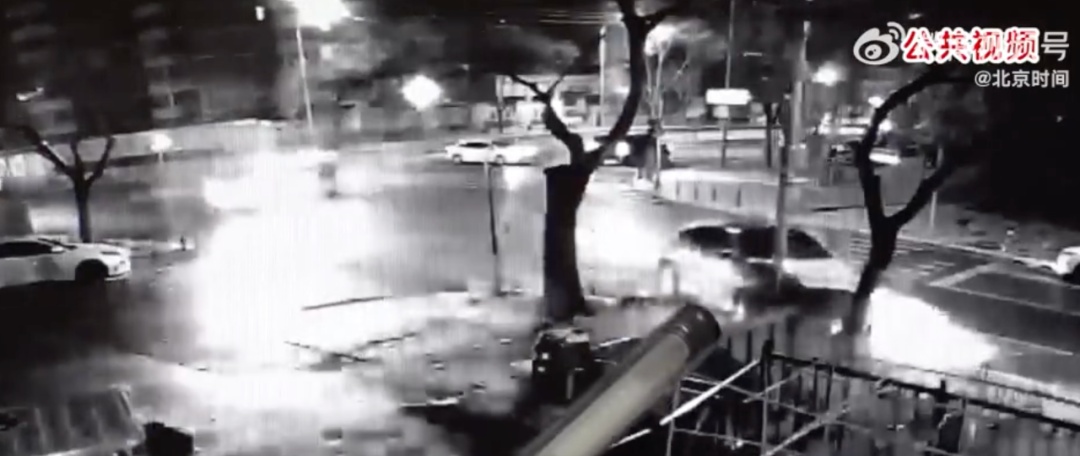 北京一女子醉驾撞车后逃回家,已被警方控制 北京一女子醉驾撞车后逃回家,已被警方控制