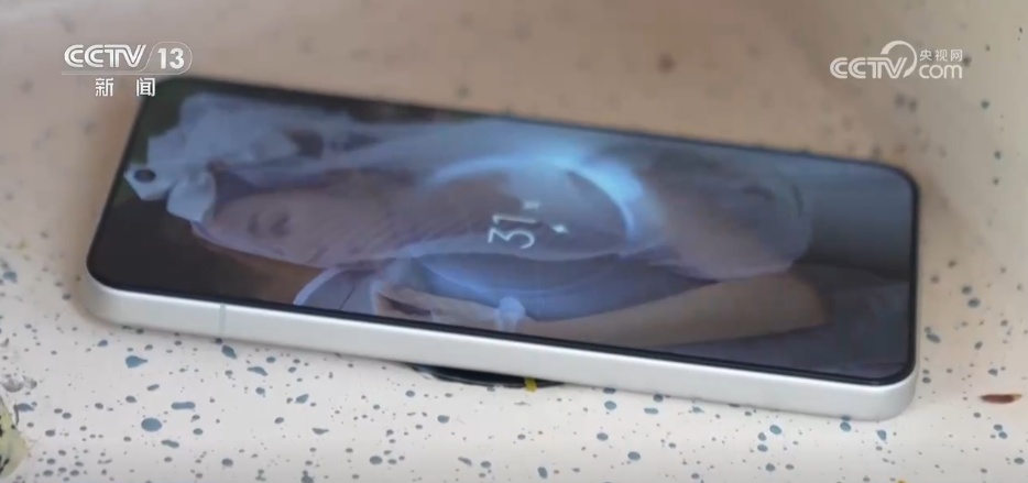 AI+体育公园,未来感拉满!智能健身器材让群众运动增添“科技范儿” AI+体育公园,未来感拉满!智能健身器材让群众运动增添“科技范儿”