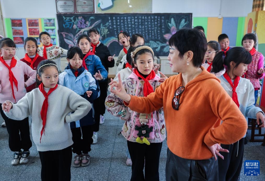 浙江诸暨:乡村学校开设传统戏剧课程 浙江诸暨:乡村学校开设传统戏剧课程