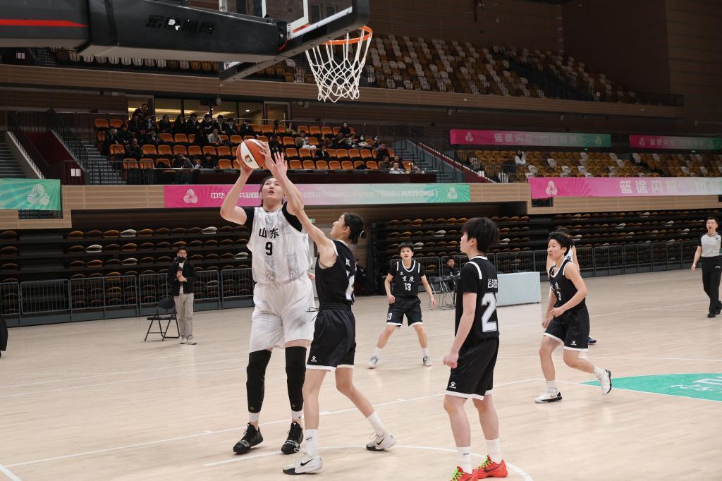 山东、陕西队携手挺进十五运会女篮U18组正赛